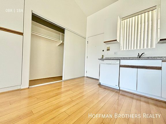 2nd image of 1221 Seward St APT 106