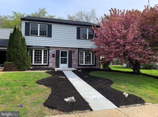 7 Hartford Rd, Laurel Springs, NJ 08021