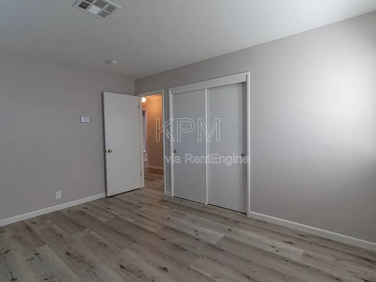 218 E Longview Ave — Photo 19