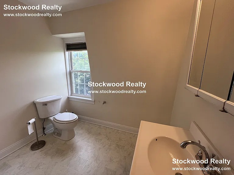 16 Gates St #3 — Photo 16