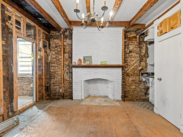 16 Christopher Street image 4 of 5