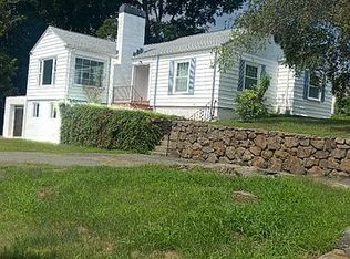 36 Freedom St, Hopedale, MA 01747