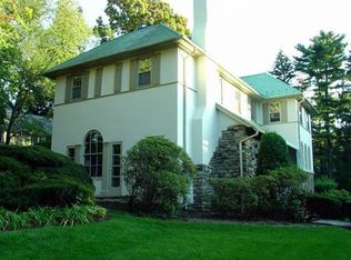 32 Oak Ln, Scarsdale, NY 10583