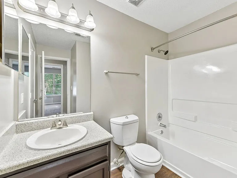 Woodland Trace Apartments — Photo 12