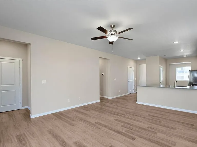 512 Tanner Ave — Photo 4