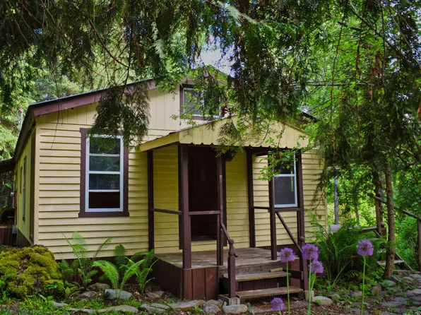 4801 Old Highway 2 Loop, Moyie Springs, ID 83845