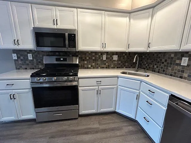 2016 Greenes Way Cir — Photo 6