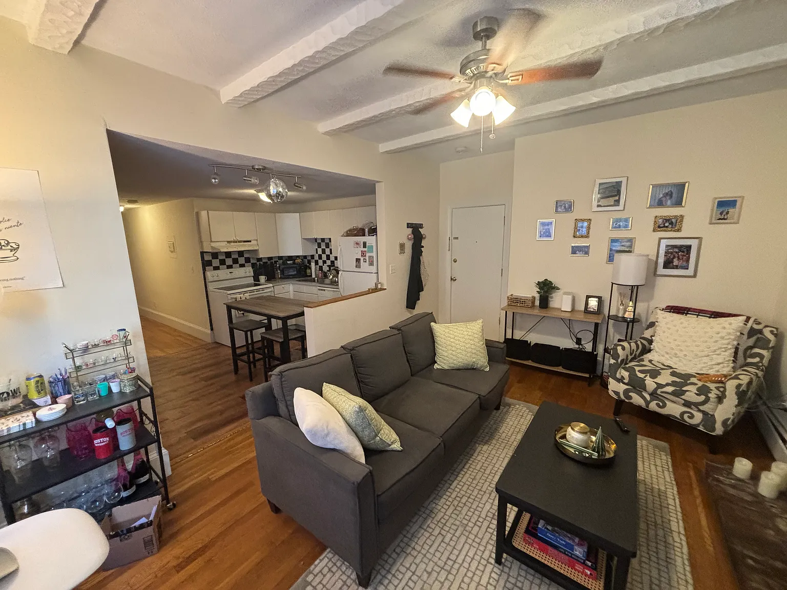 1 bed, 900 sqft, $1,700 — Photo 3