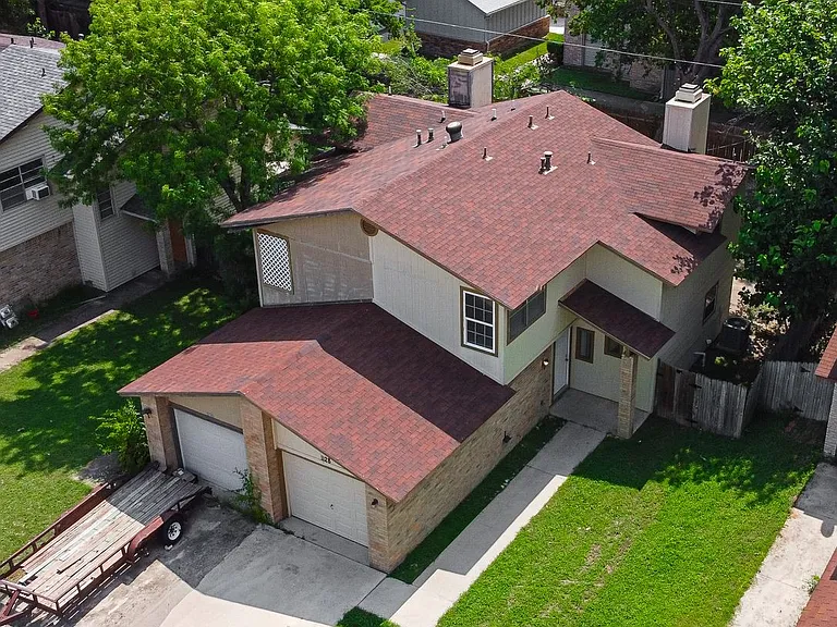 1128 Royal Crest Dr — Photo 4