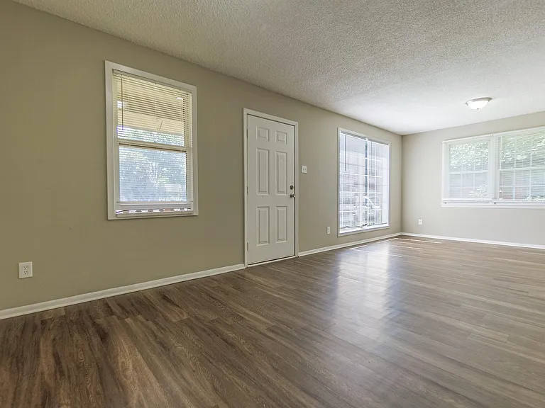 1024 Mendenhall Cv — Photo 4