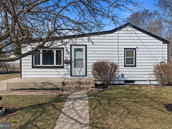 29 E 4th St, Burlington, NJ 08016