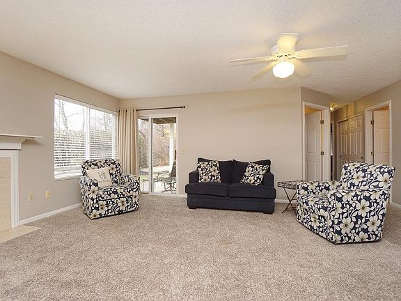 2nd image of 4441 N Shore Dr APT 104
