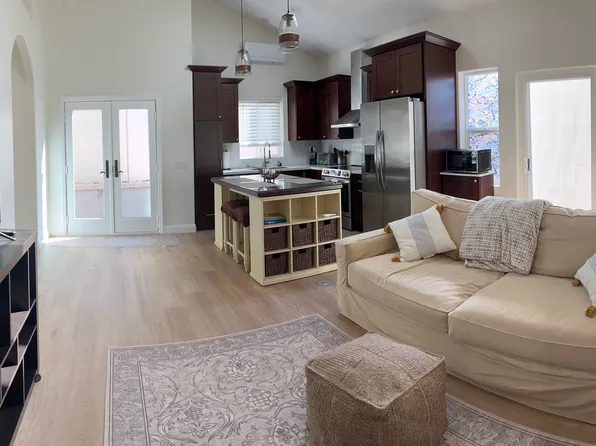 5275 Manchester Dr, Oceanside, CA 92056