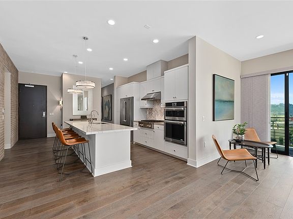 5th image of 8509 Aspect Dr