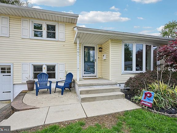 3rd image of 129 Valley Run Dr
