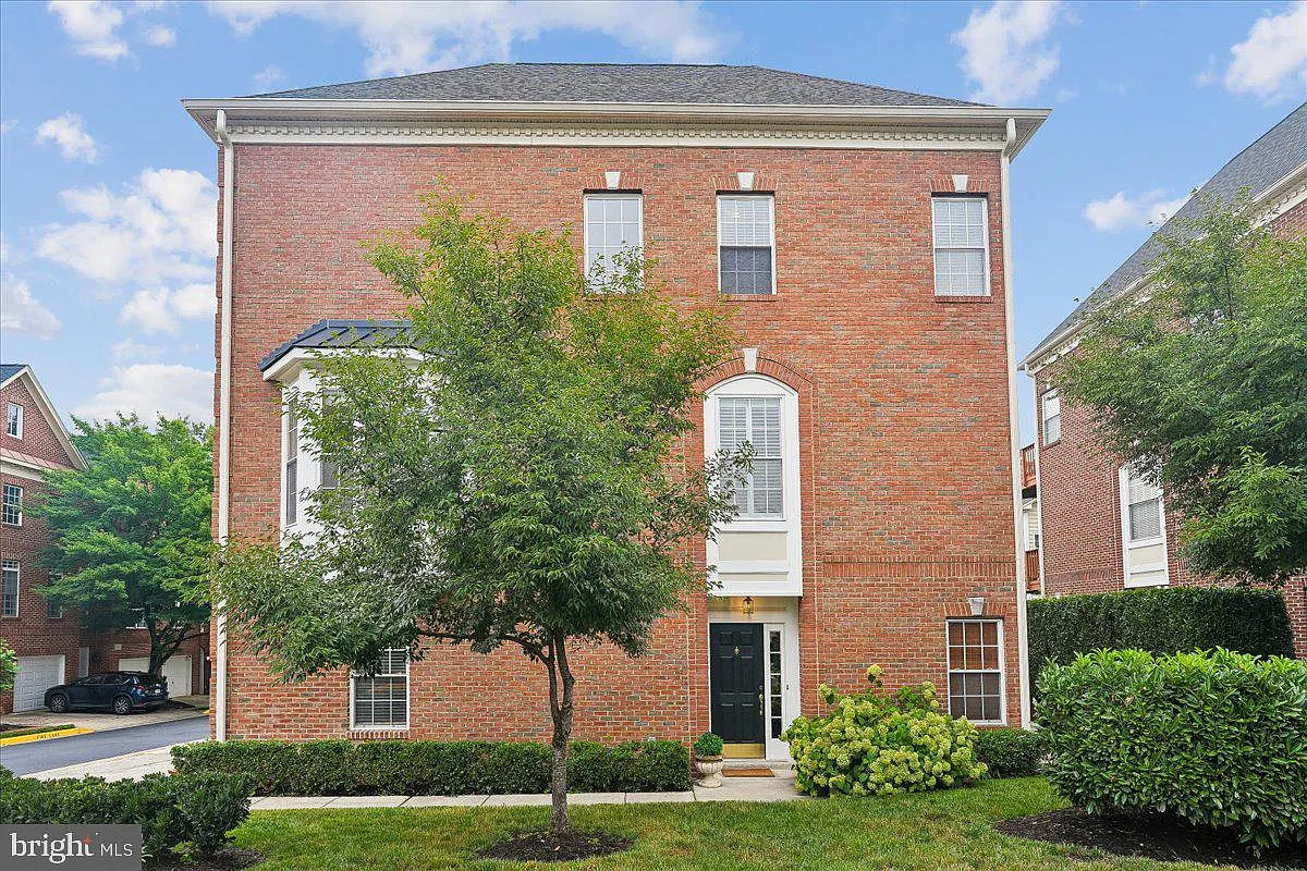 Medinah Homes Condo — Photo 3
