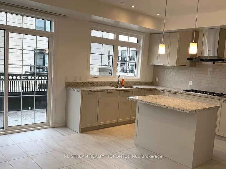 76 Village Pkwy — Photo 5