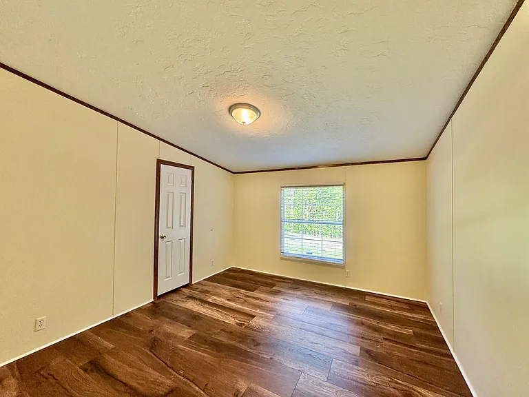 229 Bateman Ln — Photo 14