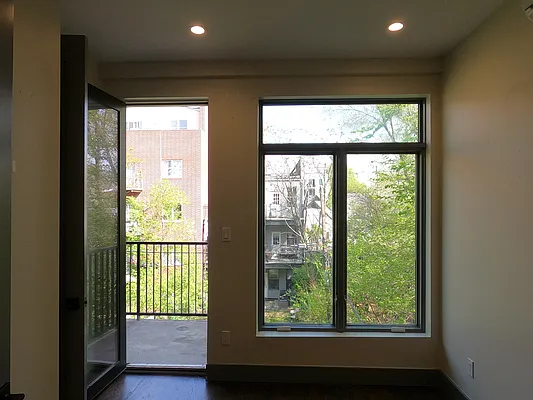 Rented by ERNY LLC | media 24