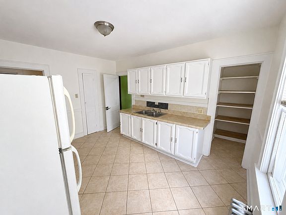 2nd image of 477-481 Hawley Avenue