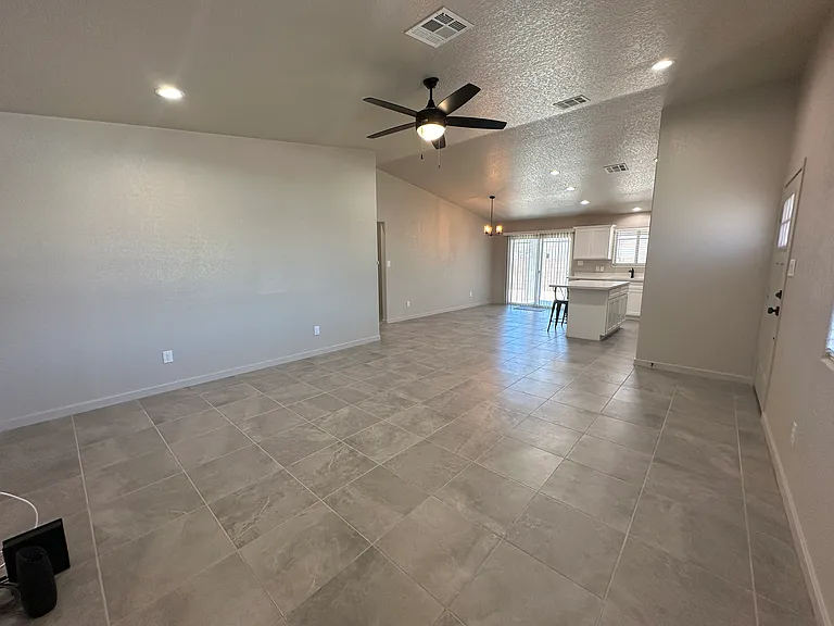 11623 E 33rd Way — Photo 5