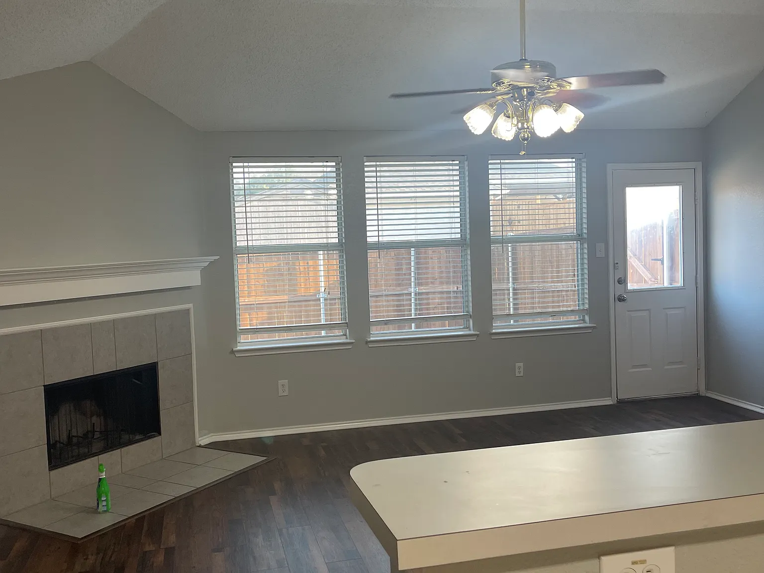 4 bed, 2082 sqft, $2,000 — Photo 2