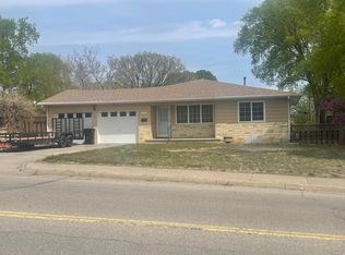 609 W 11th St, Concordia, KS 66901