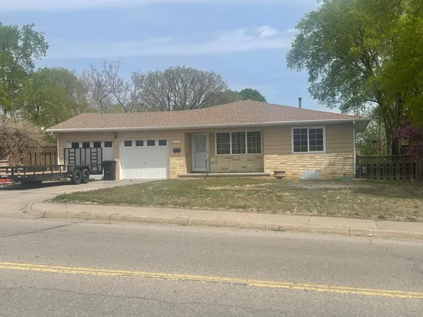 609 W 11th St, Concordia, KS 66901