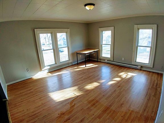 4th image of 301 E Van Buren St #2