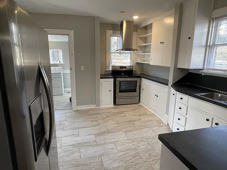 322 Rose St — Photo 9