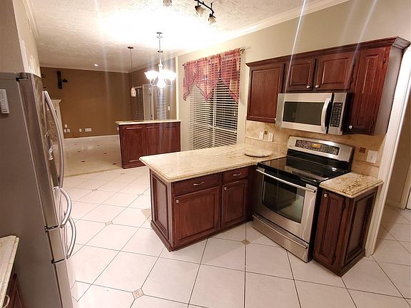 5th image of 13346 Clayton Hill Dr