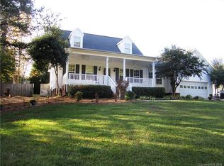 1050 Woodfield Dr, Kannapolis, NC 28081