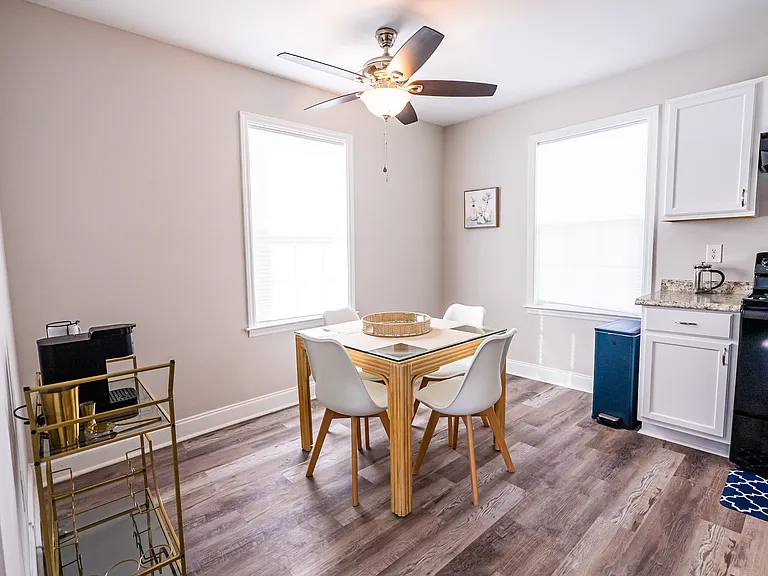 2902 Lexington Ave — Photo 15