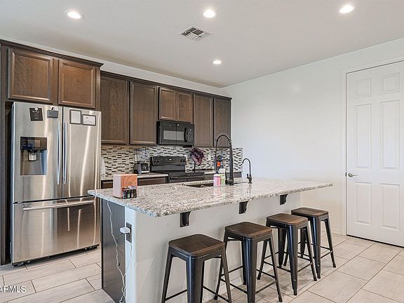 5th image of 2921 S 183rd Dr