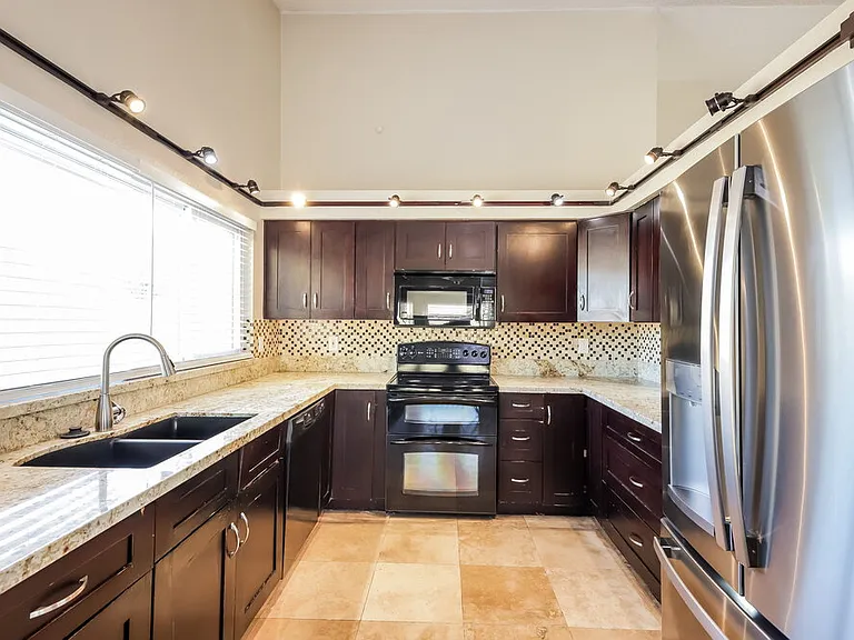 5512 W Chicago St — Photo 7
