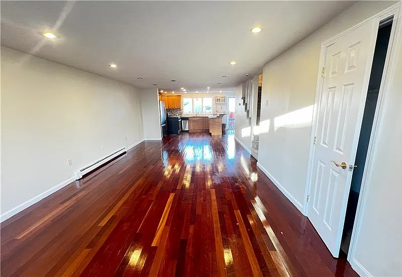 3 bed, 1660 sqft, $3,500 — Photo 2