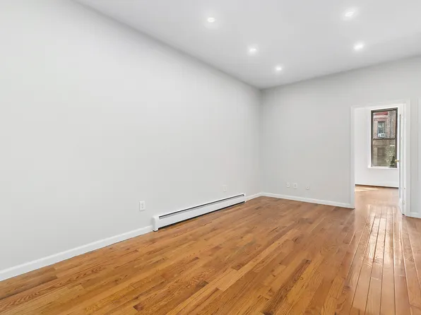 563 40th Street image 1 of 4