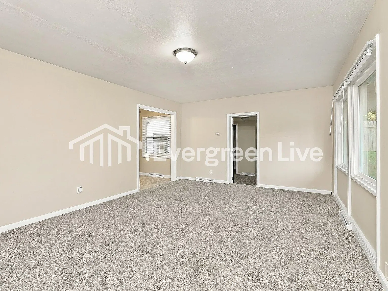 4 bed, 2.0 bath, 1404 sqft, $1,595 — Photo 3