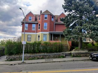 38 Laurel St, Worcester, MA 01605