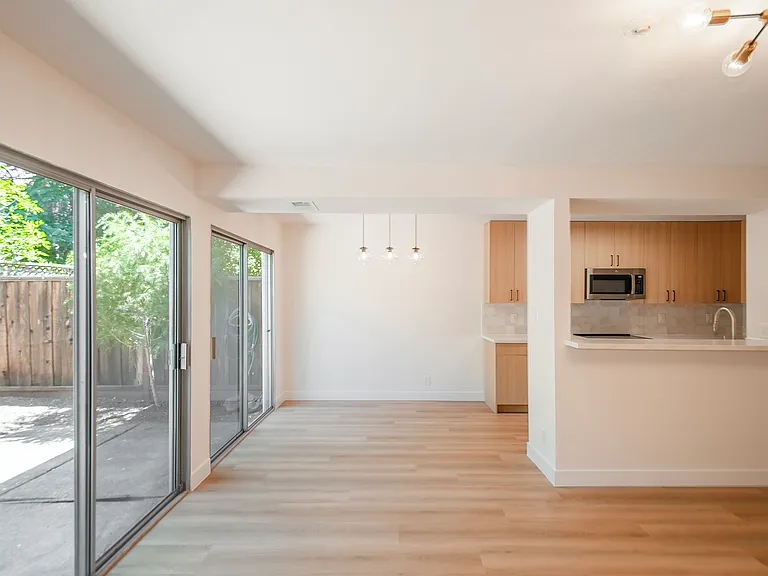 235 Ashley Cir — Photo 7