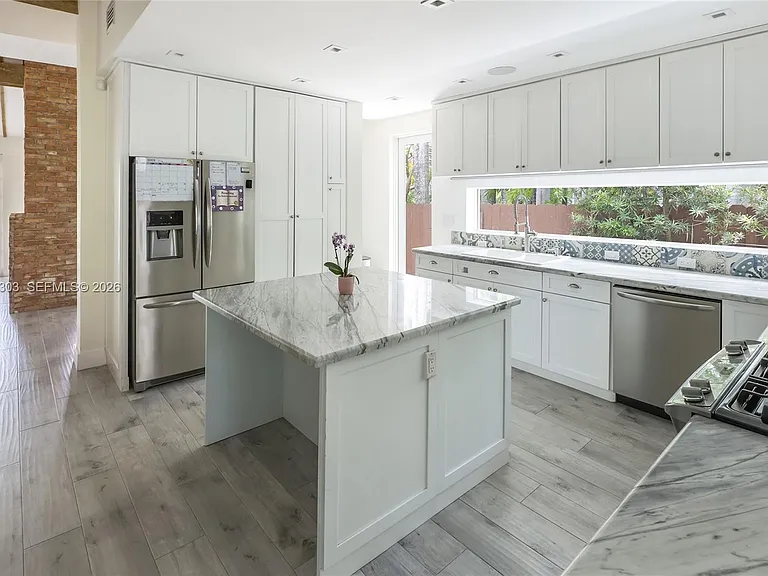 583 W 49th St — Photo 11