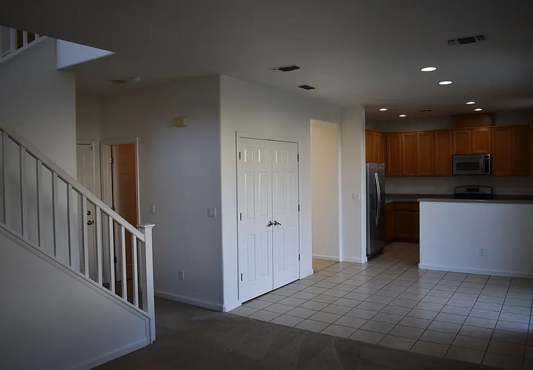 455 Beckman Way — Photo 8
