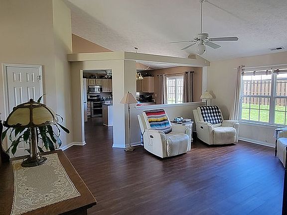 4th image of 2800 Pinell Ct