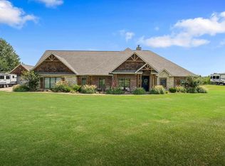 17 Oakridge Dr, Texarkana, TX 75503