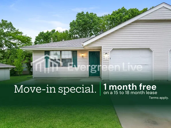 909 Stone St, Pleasant Hill, MO 64080