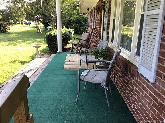3rd image of 109 Dover Ave
