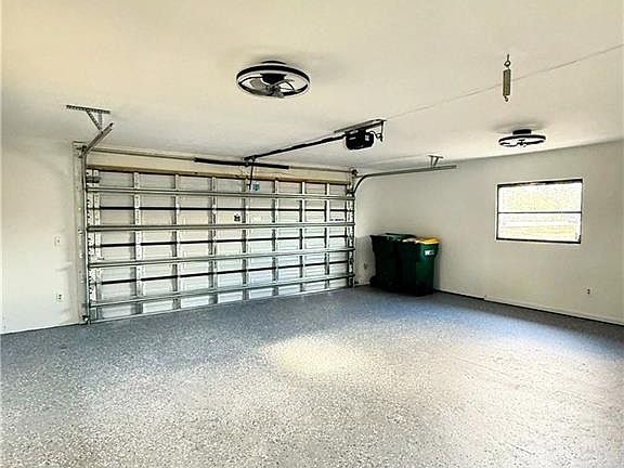 3rd image of 1130 Golden Gate BLVD E
