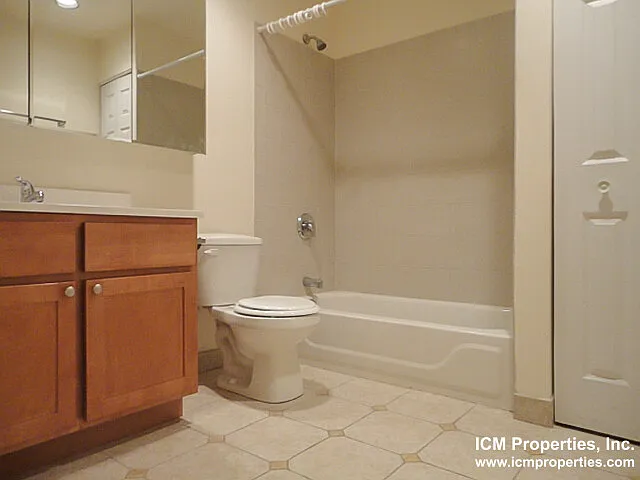 3828 N Sheffield Ave #1 — Photo 3