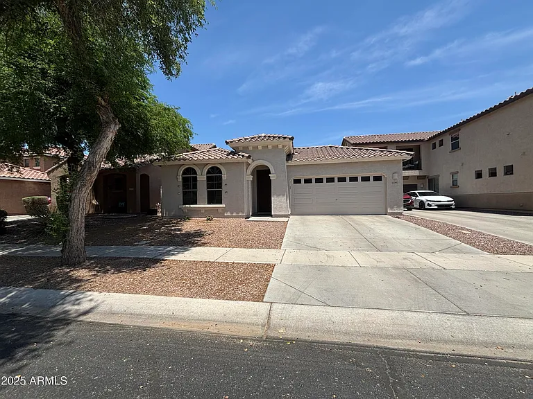3942 E Claxton Ave — Photo 2