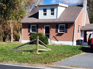 4425 Garnet Mine Rd, Upper Chichester, PA 19061